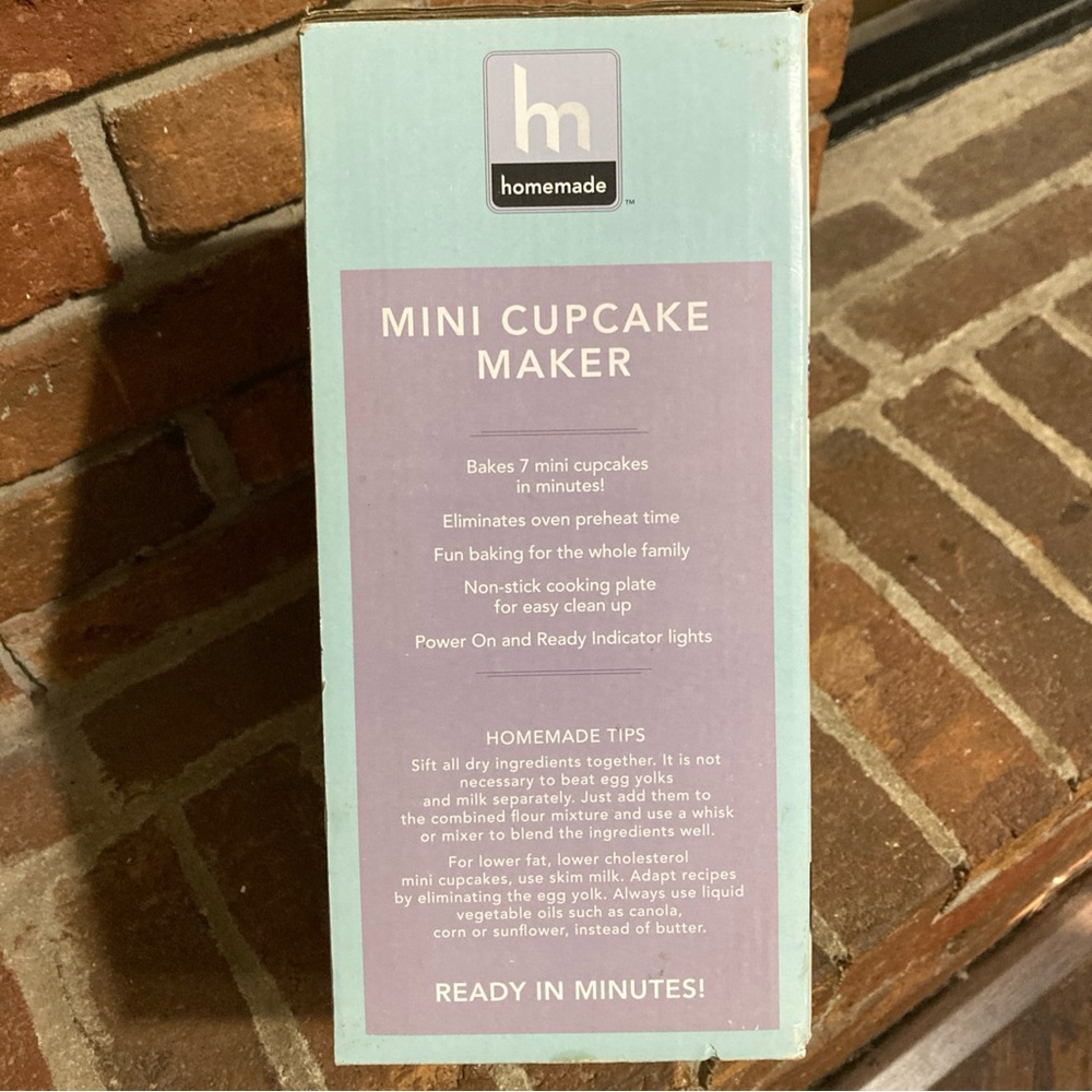 Purple Mini Cupcake Maker - Picture 4 of 5